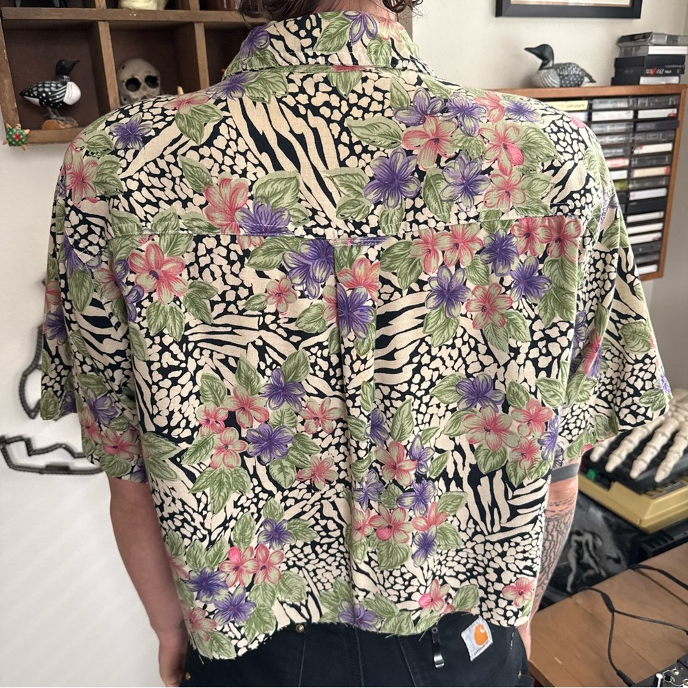 Vintage 80s Cropped Floral Animal AOP Short Sleeve Button Down ~ Size Large - Picture 6 of 9